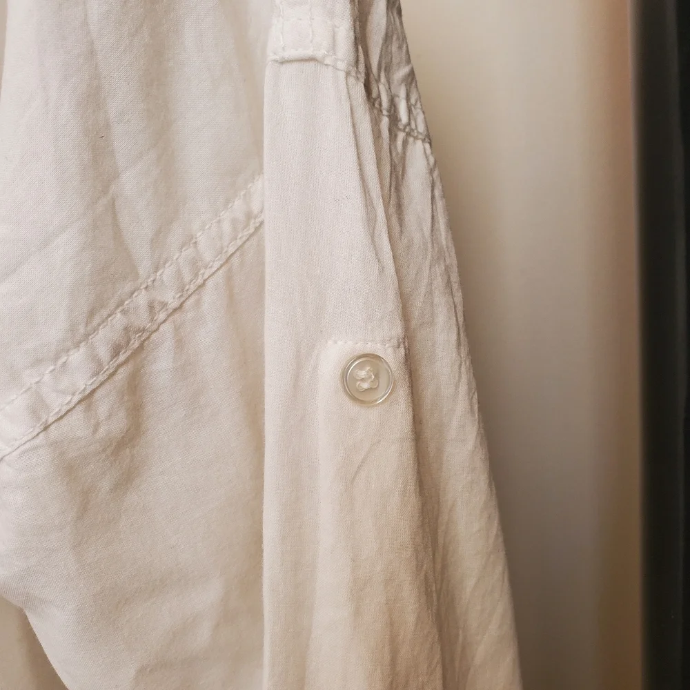 COPY - White long blouse with hoodie - Picture 4 of 7